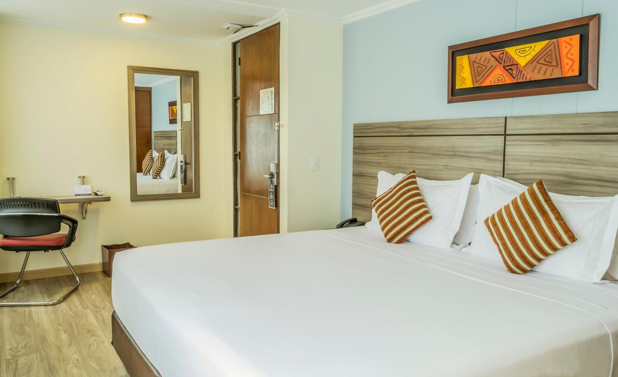 Hotel San Pablo โบโกตา ภายนอก รูปภาพ