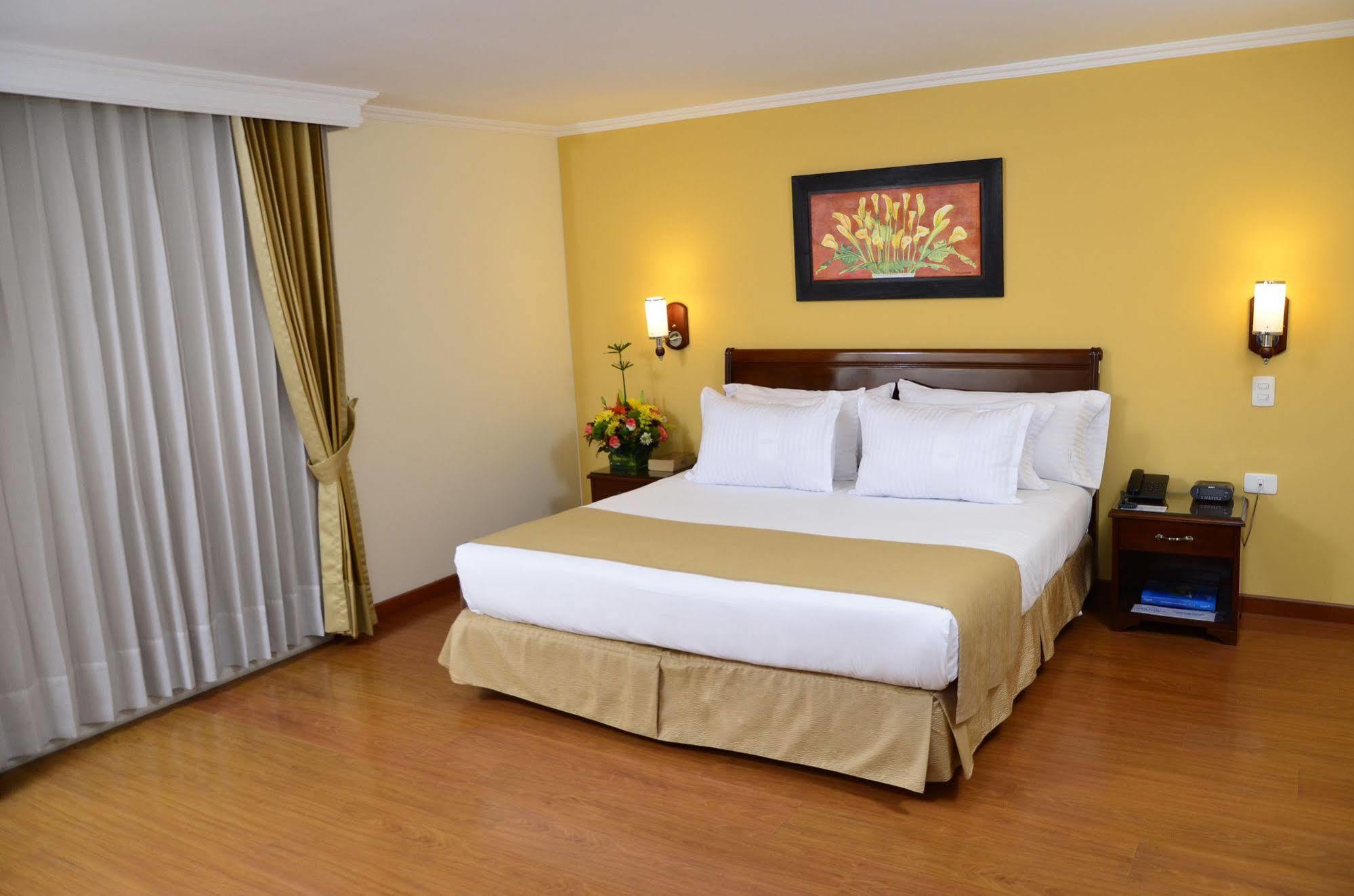 Hotel San Pablo โบโกตา ภายนอก รูปภาพ